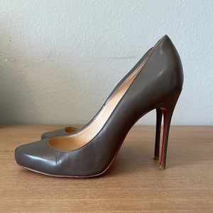 Christian Louboutin Pump Grey